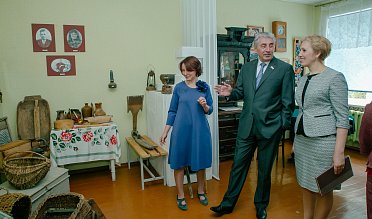 Председатель Законодательного Собрания Сергей Грачев посетил объекты социально-образовательной сферы Тоцкого района 